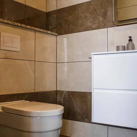 Vera - Luxury Seafront Apartament *