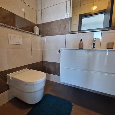 Vera - Luxury Seafront Klenovica