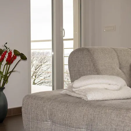 Vera - Luxury Seafront Klenovica