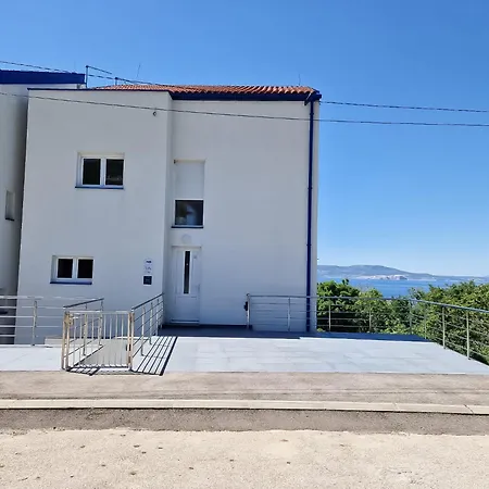 Vera - Luxury Seafront Apartmán *