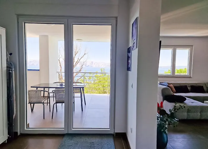 Vera - Luxury Seafront