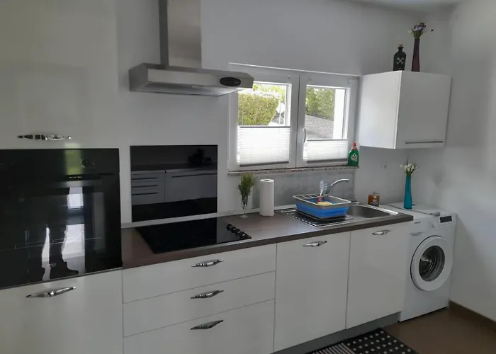 Vera - Luxury Seafront *