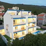 דירה Vera - Luxury Seafront קלנוביצה
