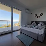 Vera - Luxury Seafront