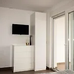 Vera - Luxury Seafront קלנוביצה