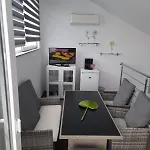 Vera - Luxury Seafront דירה *
