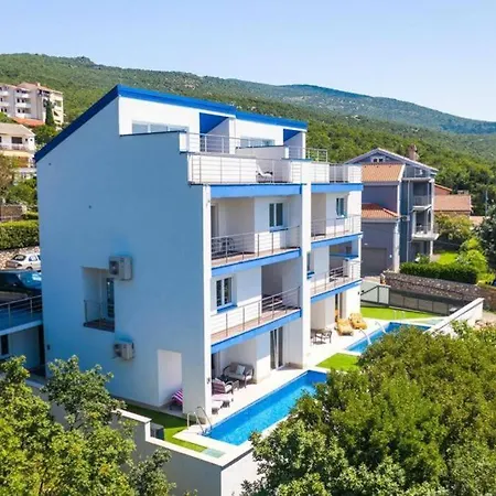 Vera - Luxury Seafront