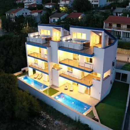 Vera - Luxury Seafront Klenovica