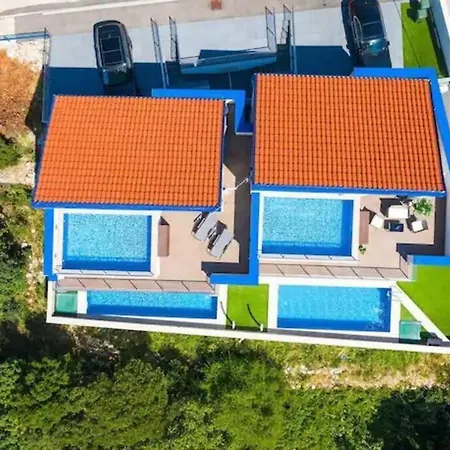 Vera - Luxury Seafront Apartman