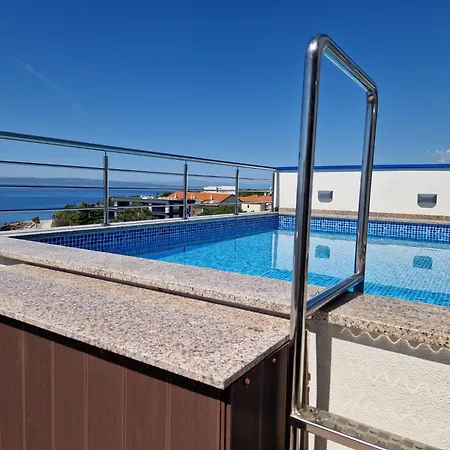 Vera - Luxury Seafront