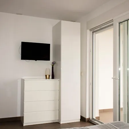 Vera - Luxury Seafront Klenovica