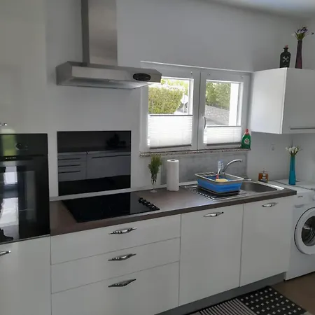 Vera - Luxury Seafront *