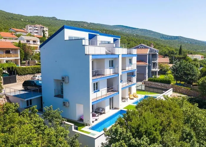 Vera - Luxury Seafront