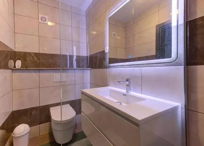 Vera - Luxury Seafront Apartament Klenovica