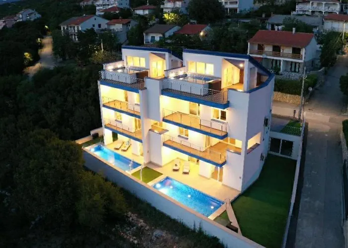 Vera - Luxury Seafront Klenovica