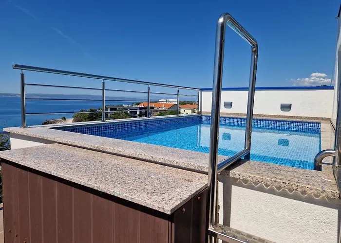 Vera - Luxury Seafront