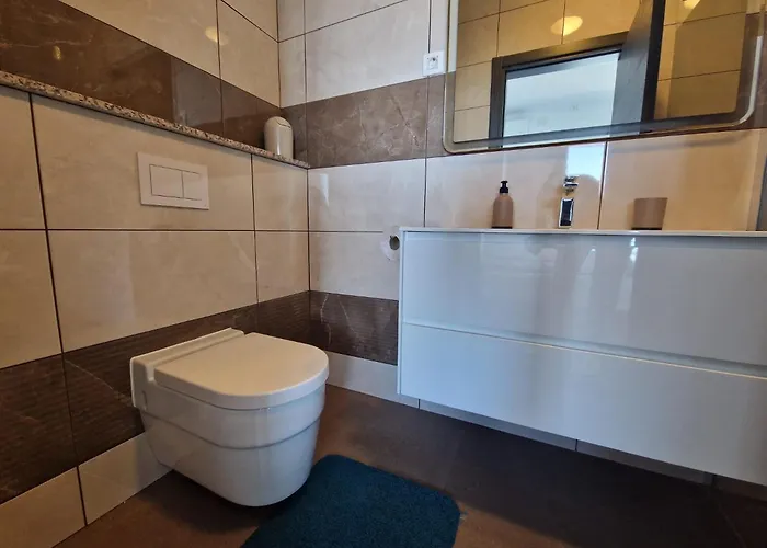 Vera - Luxury Seafront Klenovica