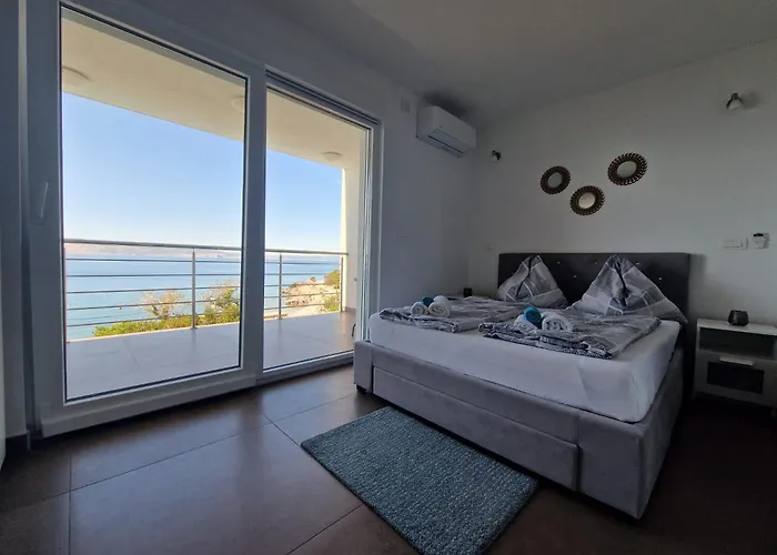 Vera - Luxury Seafront