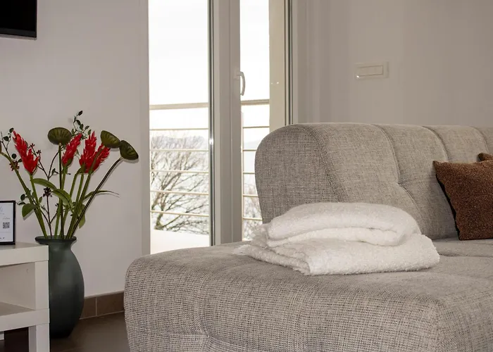 Vera - Luxury Seafront Klenovica